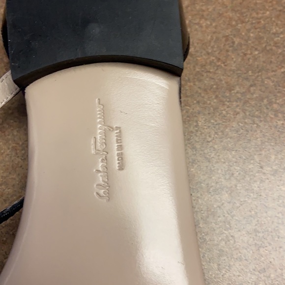 NWOT Salvatore Ferragamo Vara Bow Flats - Picture 9 of 10